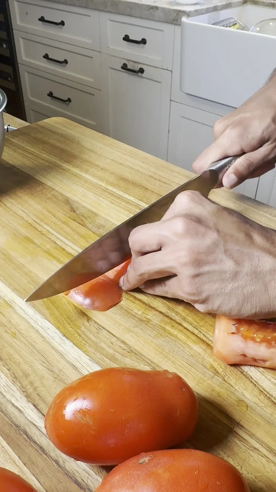 Step photo: dice tomatoes