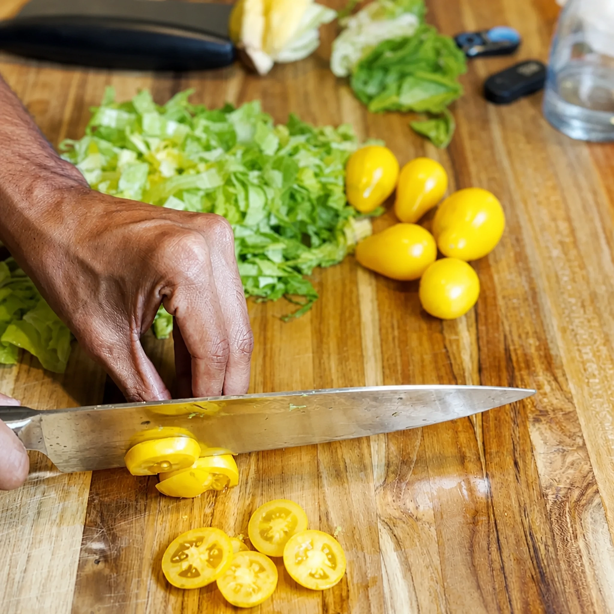 Step photo: yellow cherry tomatoes polished