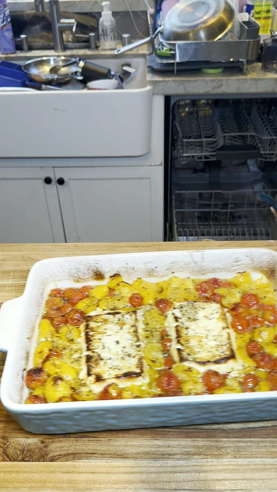 Step photo: baked tomatoes feta